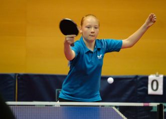 Arădeanca Adela Strună se numără printre “tricolorele” junioare de la tenis de masă