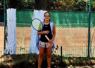 O tenismenă din Arad, în sferturi la „Naționalele” U14 de la București.