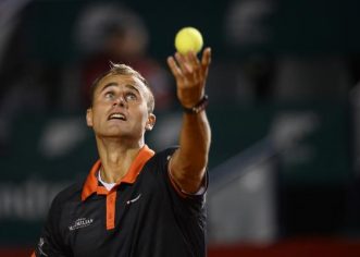Arădeanul Marius Copil îşi face încălzirea pentru challengerul de la Iaşi