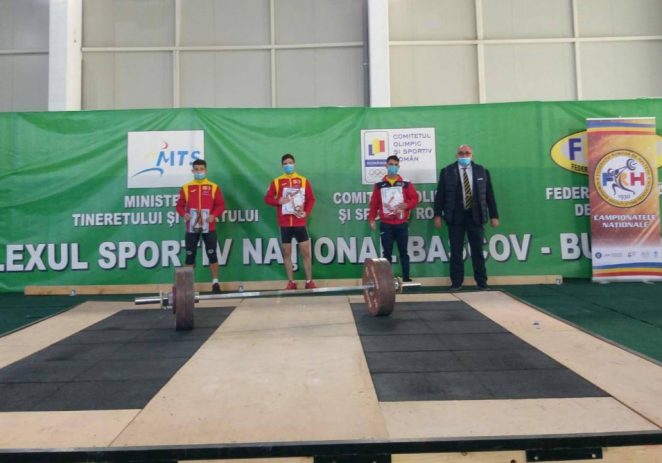 Halterofilul arădean Cosmin Krupla, triplu medaliat naţional de seniori