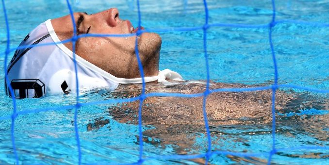 Doi arădeni, în pregătire cu naţionala de polo pentru turneul preolimpic