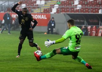 Balint a revenit cu victorie, pe banca UTA-ei! Trei puncte la Mediaş şi play-off-ul încă se vede