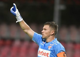 Portarul Florin Iacob continuă la UTA şi speră să debuteze la naţională!