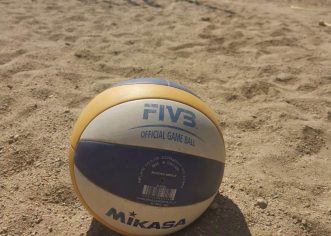 Cupa Sportsin la volei pe plajă atrage la Arad 25 de echipe din ţară