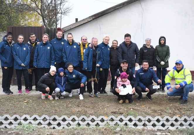 Fetele de la FCC Baschet Arad au plantat pomi la Pecica