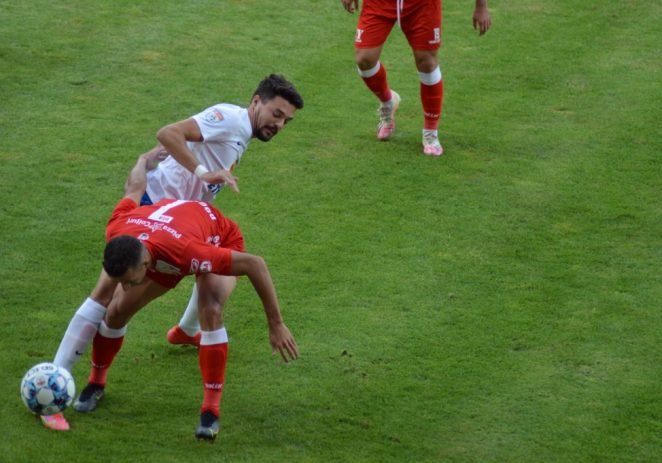 Vecine de clasament, Farul și UTA se întâlnesc pentru a rămâne aproape de play-off