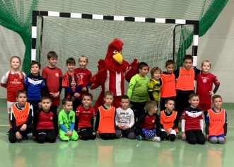 Viitorul Arad livrează „fotbal pe pâine”! Cadouri pentru cei mici, de Crăciun