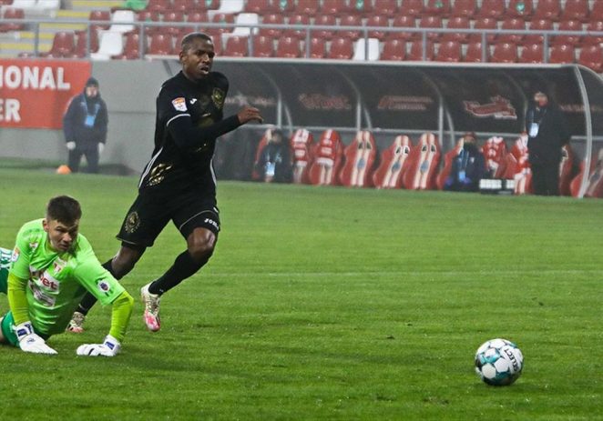 UTA dă lovitura pe final de mercato: Dumitru Cardoso întăreşte atacul lui Balint!