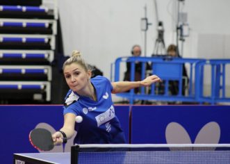 Dana Dodean începe noul an cu un derby, împotriva campioanei Franţei!