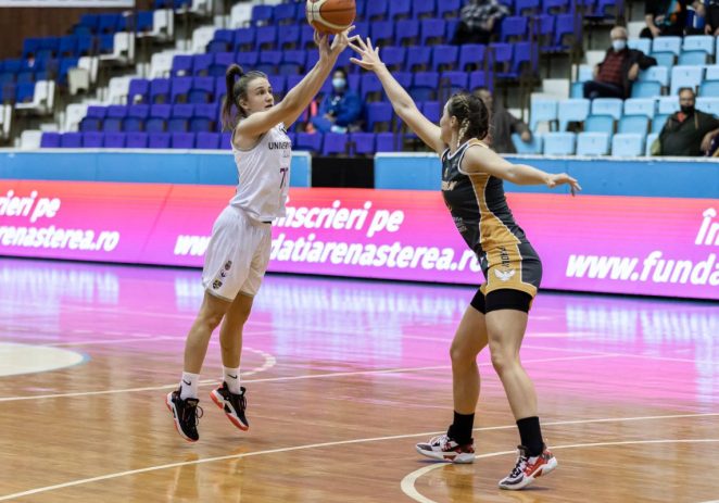 FCC UAV e de neoprit pe piaţa transferurilor: Andreea Fleşer schimbă tricoul de “studentă” şi e acum arădeancă!