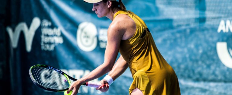 Ioana Roşca, noua tenismenă a Sportsin Arad: “Dorinţa mea pentru noul an este să fiu fericită pe teren”