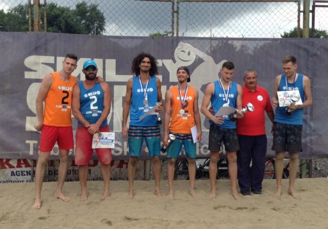 CS Fan aduce la Arad, pentru al doilea an consecutiv, Cupa României de beach-volley!