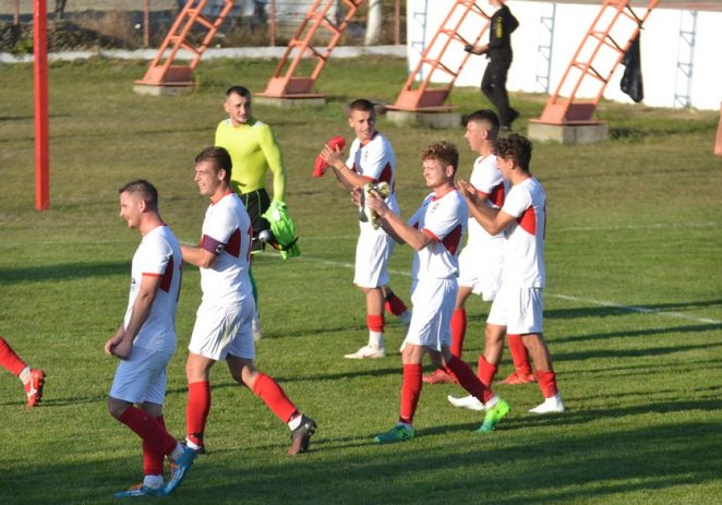 Campioana judeţului Arad la fotbal dă baraj de promovare în Liga a III-a