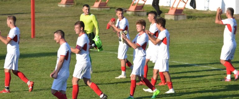 Campioana judeţului Arad la fotbal dă baraj de promovare în Liga a III-a