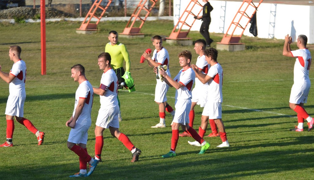  Campioana judeţului Arad la fotbal dă baraj de promovare în Liga a III-a