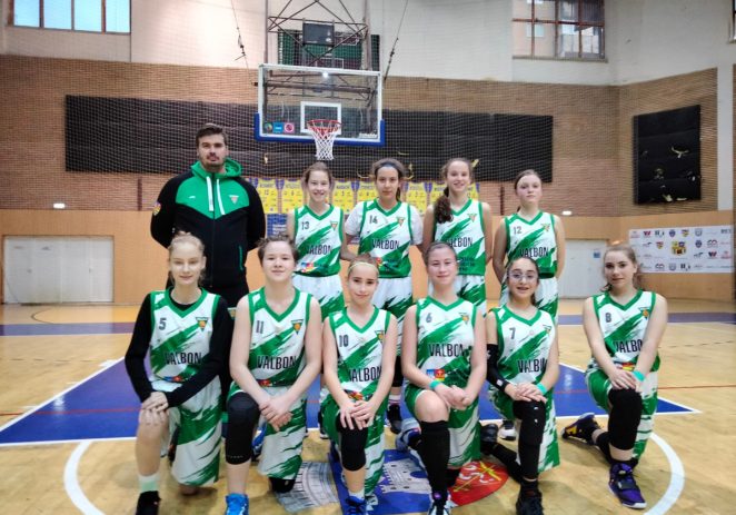 Micile baschetbaliste de la Valbon Arad s-au calificat în faza semifinală