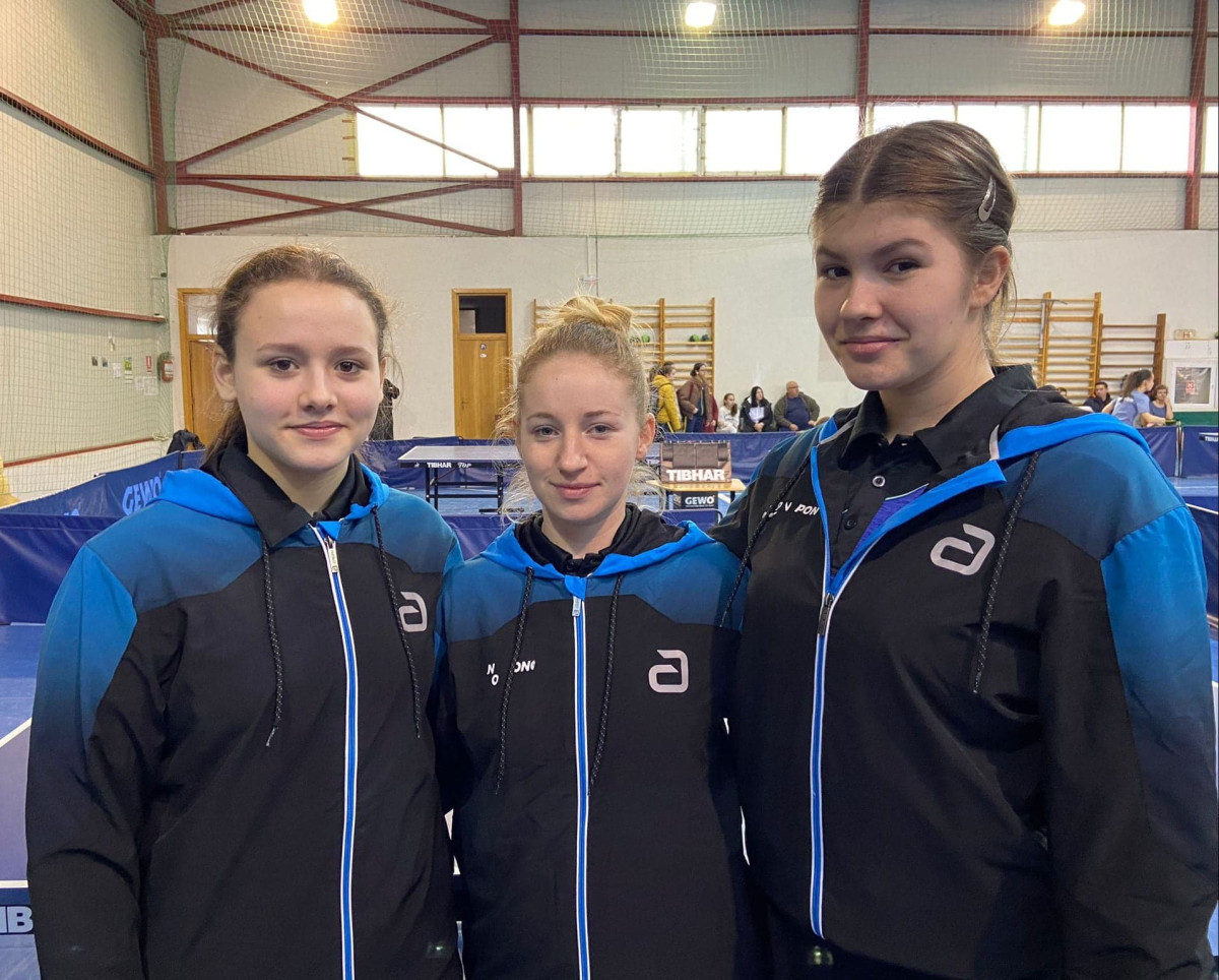  Fetele de la CSM Arad au defilat în returul Diviziei A la tenis de masă, dar echipa se desfiinţează!