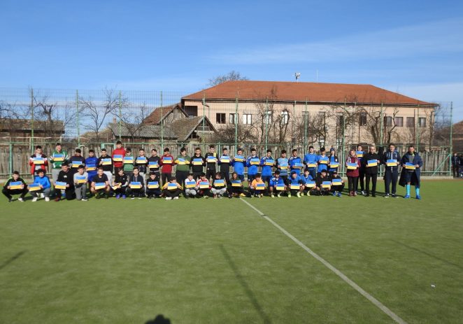 Moment de reculegere pentru victimele din Ucraina, la Cupa Primăverii la fotbal a Liceului Teoretic „Gheorghe Lazăr” din Pecica