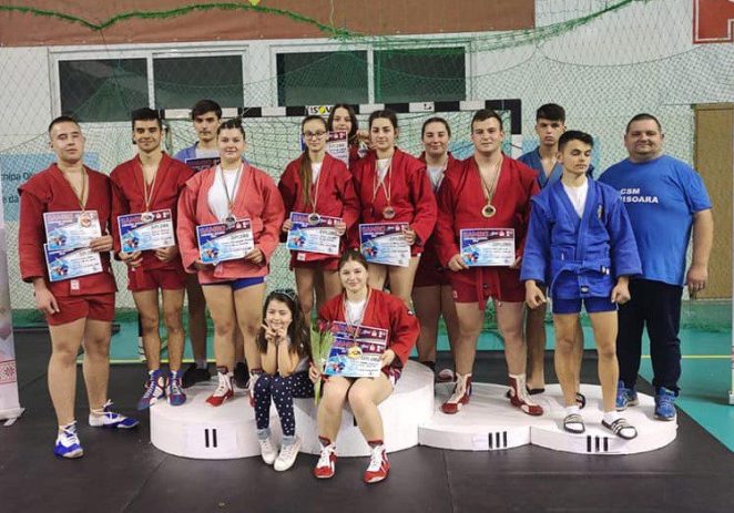 Salbă de medalii naţionale, la Sambo! Arădenii au urcat de 14 ori pe podium