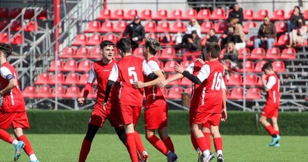 Aradul fotbalistic dă două campioane în sezonul regulat al Ligii Elitelor U15