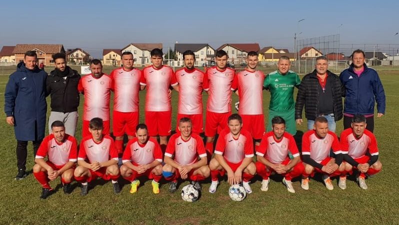  S-a reluat şi Liga a V-a la fotbal: victorii pentru fruntaşele Lipova şi Viitorul