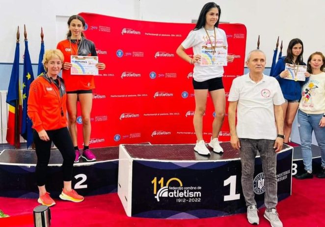 Mica atletă arădeană Denise Bejan este vicecampioană națională la triatlon