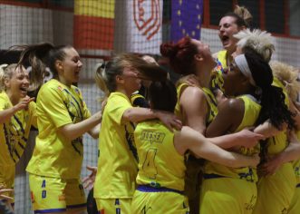 Revin serile memorabile din Polivalentă! Baschetbalistele Aradului s-au calificat în finala campionatului