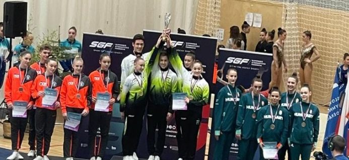 „Studenţii” de la CSU Arad au urcat pe podium la Openul Slovaciei de aerobic