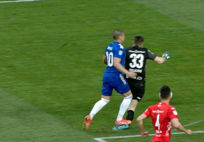 Balauru îl trimite pe arbitru la „mici şi bere”, iar Miculescu a semnat una din marile ratări ale campionatului!