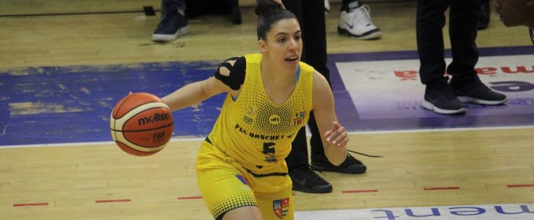 Baschetbalista Aradului, Veatriki Akathiotou, se remarcă la Europeanul ţărilor mici