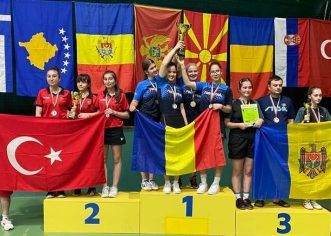 Alesia Sferlea este campioană balcanică la tenis de masă, cu naţionala de cadete!