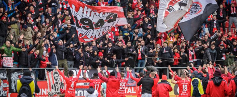 Reacție explozivă a Suporter Club UTA: sprijin total pentru investitori și acuzații de influențe politice! Se cere plecarea lui Meszar dar și audit la club!