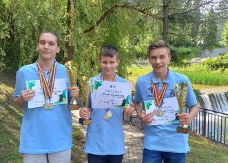 Micii şahişti de la Vados Arad au urcat de trei ori pe podiumul naţional