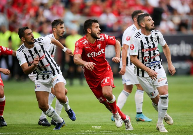 Patru echipe rămân neînvinse în Superligă. UTA iese din Top 10, dar e la patru puncte de lider!