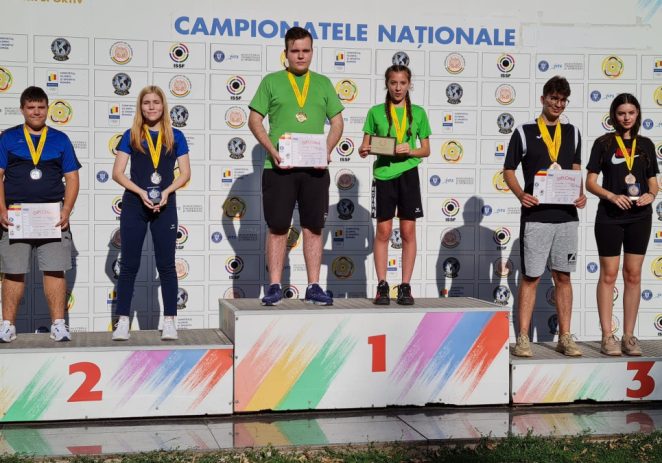 Pistolarii arădeni au țintit medalii la juniori II: Luca Joldea, de patru ori pe podium!