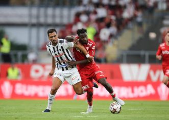 Trei meciuri în opt zile pentru UTA: cu FCU Craiova se joacă vineri seara, la Arad!