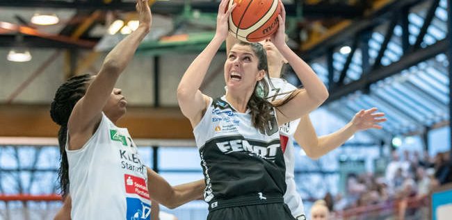 Sârboaica Aleksandra Racici este noua extremă a vicecampioanei FCC UAV Arad