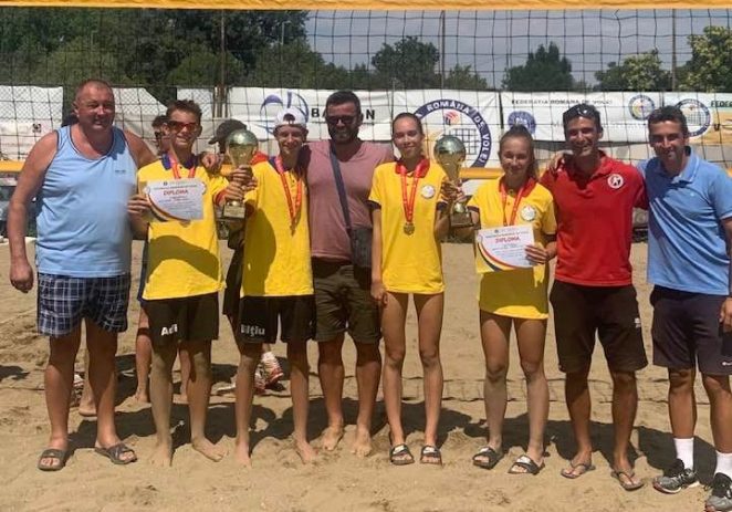 Fetele și băieții de la ProVolei Arad sunt campioni naționali de cadeți la volei pe plajă