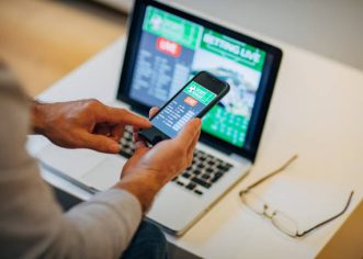 La ce să te uiți când alegi să joci la pariuri online?