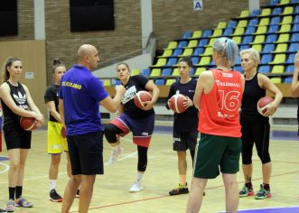 „Galben-albastrele” încep seria amicalelor cu sârboaice: în weekend, dublă cu Duga Šabac!