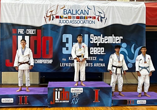 David Mercea a cucerit argintul balcanic pe tatami. S-a dat startul în Caravana Sportului Arădean!