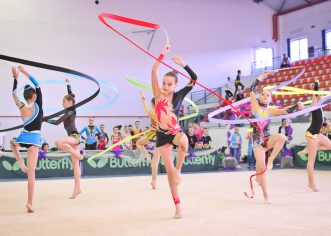 Arad Trophy, regal internațional pe covorul ritmicii! Gimnaste din cinci țări vor concura, în weekend, la Polivalentă