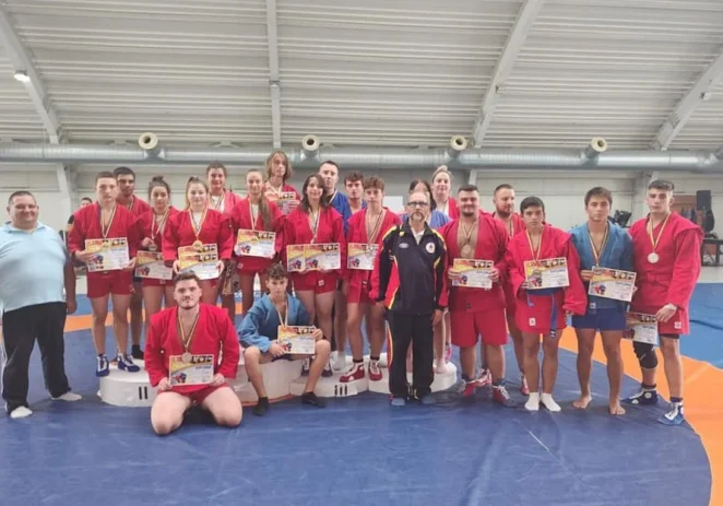 Sportivii arădeni au făcut furori la „Naționalele” de sambo, cu 25 de medalii cucerite!