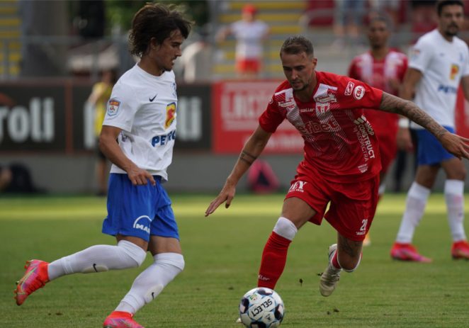 Superliga revine în forță: UTA se deplasează în fieful liderului Farul, condus de Gică Hagi!