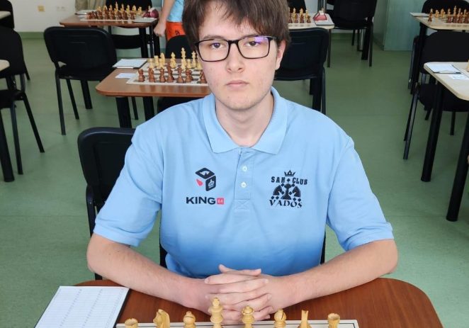 Șahistul arădean Alexandru Balaban Voia a reușit surpriza la debutul Mondialului de șah pentru juniori!