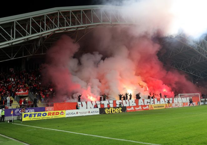 Atmosferă europeană la duelul cu campioana: coregrafie spectaculoasă a fanilor utiști din peluză!