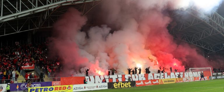 Atmosferă europeană la duelul cu campioana: coregrafie spectaculoasă a fanilor utiști din peluză!