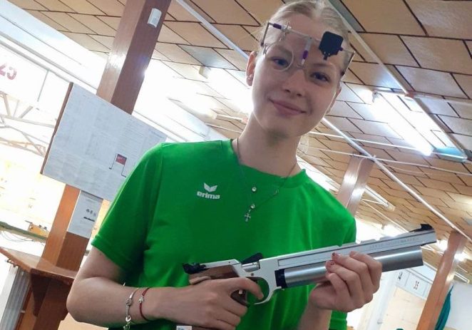 Arădeanca Andreea Brie s-a remarcat la Internaționalele de tir ale României, de la Iași