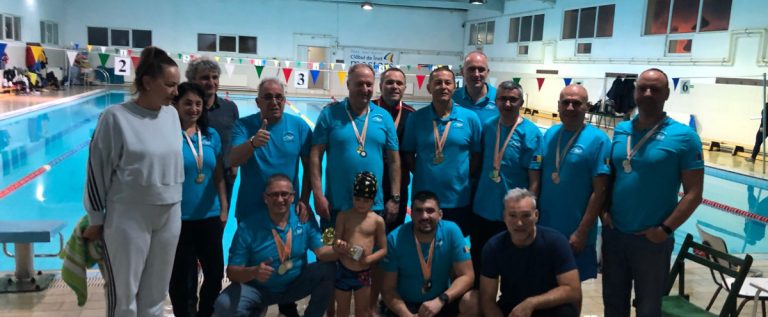 Înotătorii masters arădeni au câștigat tradiționalul concurs Cupa DKMT, de la Timișoara
