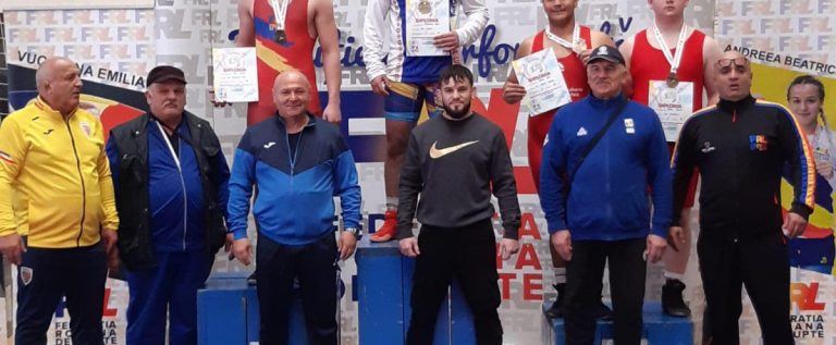 Două prezențe arădene pe podiumul național de lupte, la categoria U17